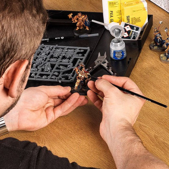 How to Paint Warhammer 40k Miniatures: A Step-by-Step Tutorial - The Games Emporium